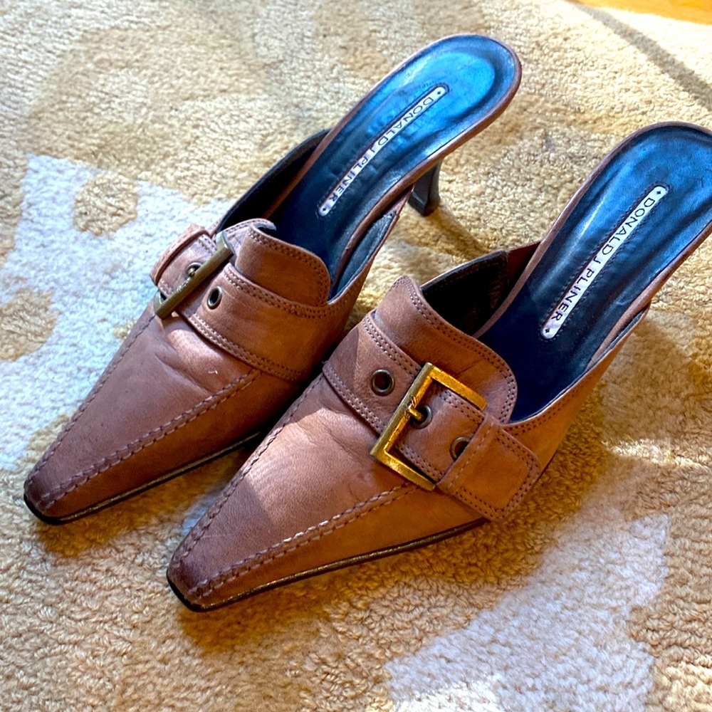 Donald J Pliner leather mules. Excellent condition 6.5